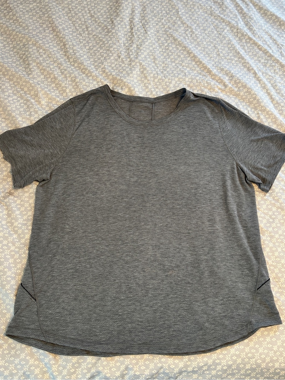 lululemon athletica Long Distance Heathered Gray Short Sleeve Crew Top